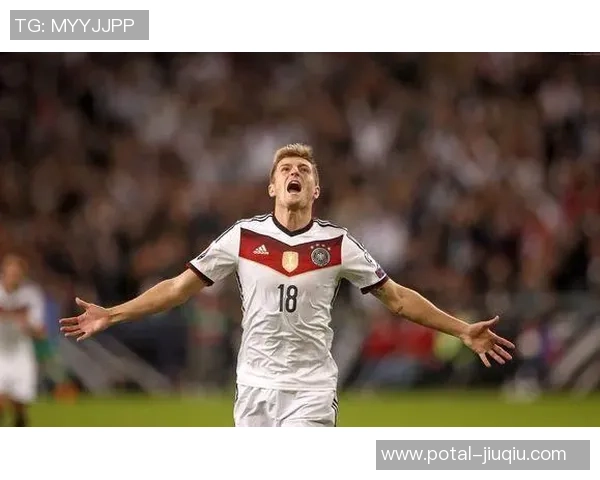 克罗斯的足球之路：从天才少年到世界级中场的传奇历程